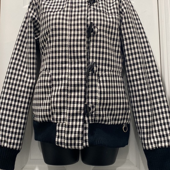 Roxy Limited Edition Fur Lined Hooded Snow Jacket - Picture 3 of 16